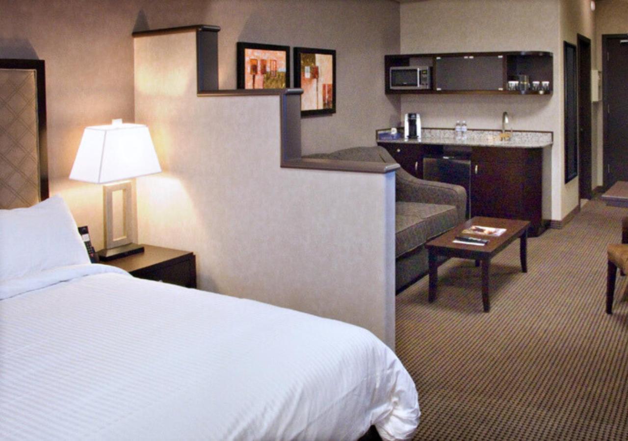 Acclaim Hotel By Clique YYC Dış mekan fotoğraf